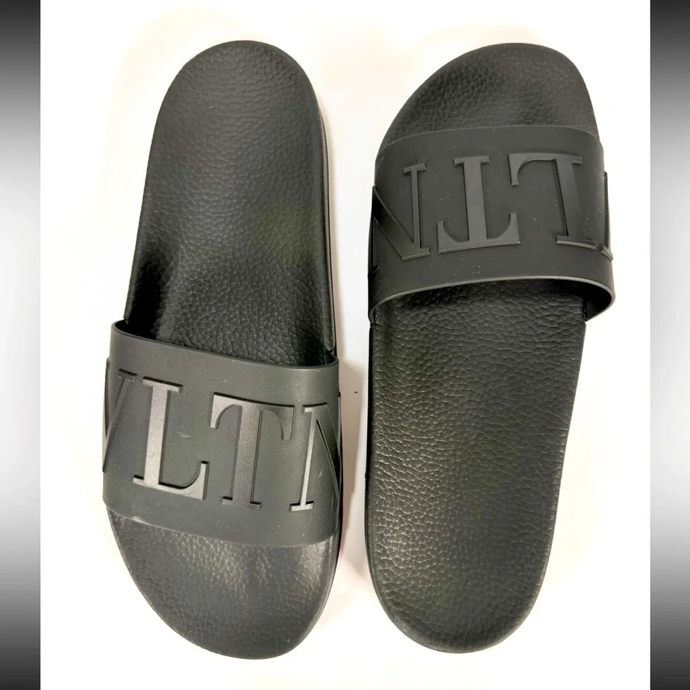 Valentino Garavani VLTN Logo All Black Rubber Slide Sandal